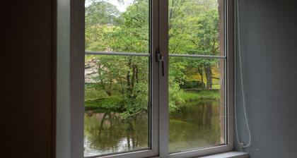 Weirside Bunkhouse is situated in the beautiful Langdale valley at Chapel Stile.