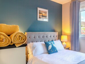 2 عدّة غرف نوم وواي فاي مجانًا وملاءات أسرّة