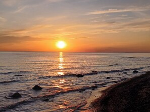 On the beach, sun-loungers, beach towels - Sunset Paradise on Lake Michigan (Charlevoix)