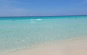 Solsenger og strandhåndklær