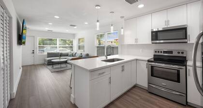 3/2 Cottage - 2 Miles from Beach