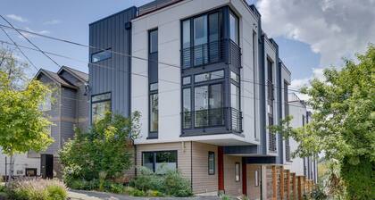 Family Townhome Near Stadiums, Beach, Parks, Lake