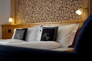 In-room safe, free WiFi, bed sheets