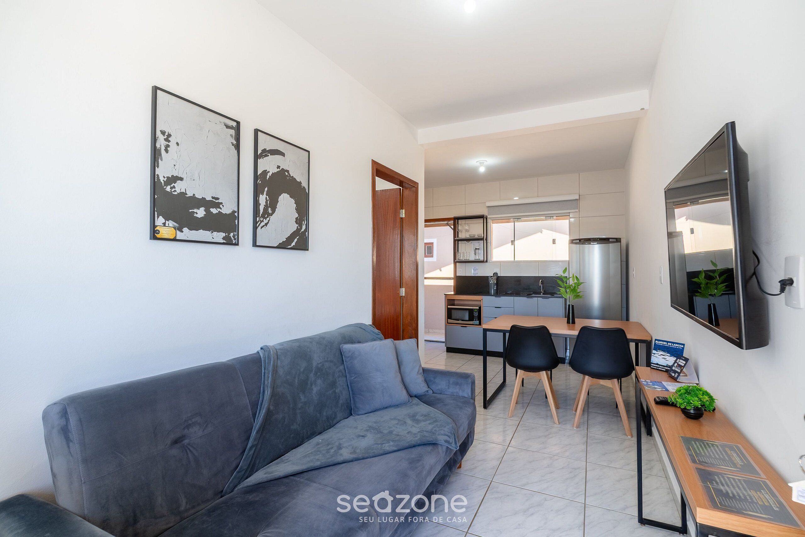 Basic Apartment | Living area