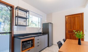 Basic Apartment | Dapur peribadi | Pembancuh kopi/teh, cerek elektrik 