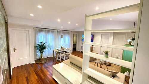 Auditorio Confort, Piso de Tres Habitaciones con Parking Gratuito