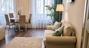 Deluxe Apartment - Park View | In-room safe, individually furnished, iron/ironing board, free WiFi - Harmonia Palace - Luxury Apartments (Budapest)