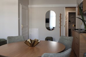 Heritage Triple Apartment - Park View | Dining room