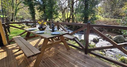 Location Chalet, Entièrement Rénové ,beaucoup de Charme, sur une Prairie
