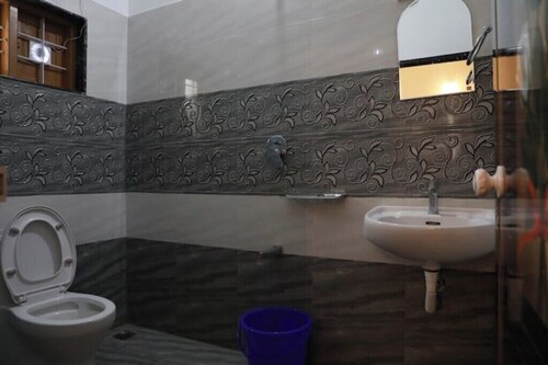 Periyar Homes Deluxe Room 101