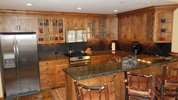 Mikrowelle, Ofen, Herdplatte, Geschirrspüler