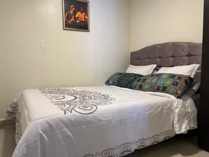 2 bedrooms, iron/ironing board, WiFi, bed sheets
