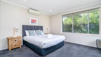 4 soverom, skrivebord, strykejern/-brett og wi-fi (inkludert)