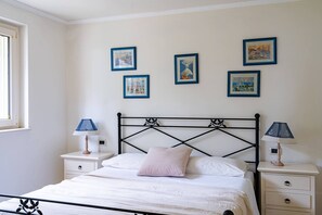 3 chambres, fer et planche à repasser, accès au Wi-Fi (inclus)