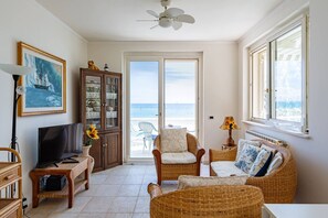 TV - Villa Claudia - YourPlace Abruzzo (Casalbordino)