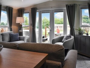 Living area - 2 bedroom accommodation in Sewerby (Sewerby)