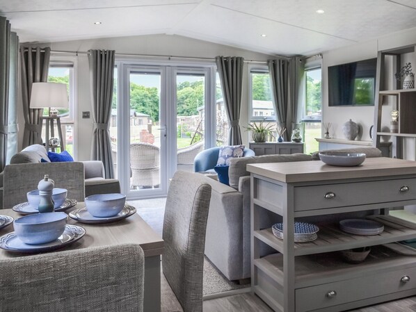 Living area - 2 bedroom accommodation in Sewerby (Sewerby)