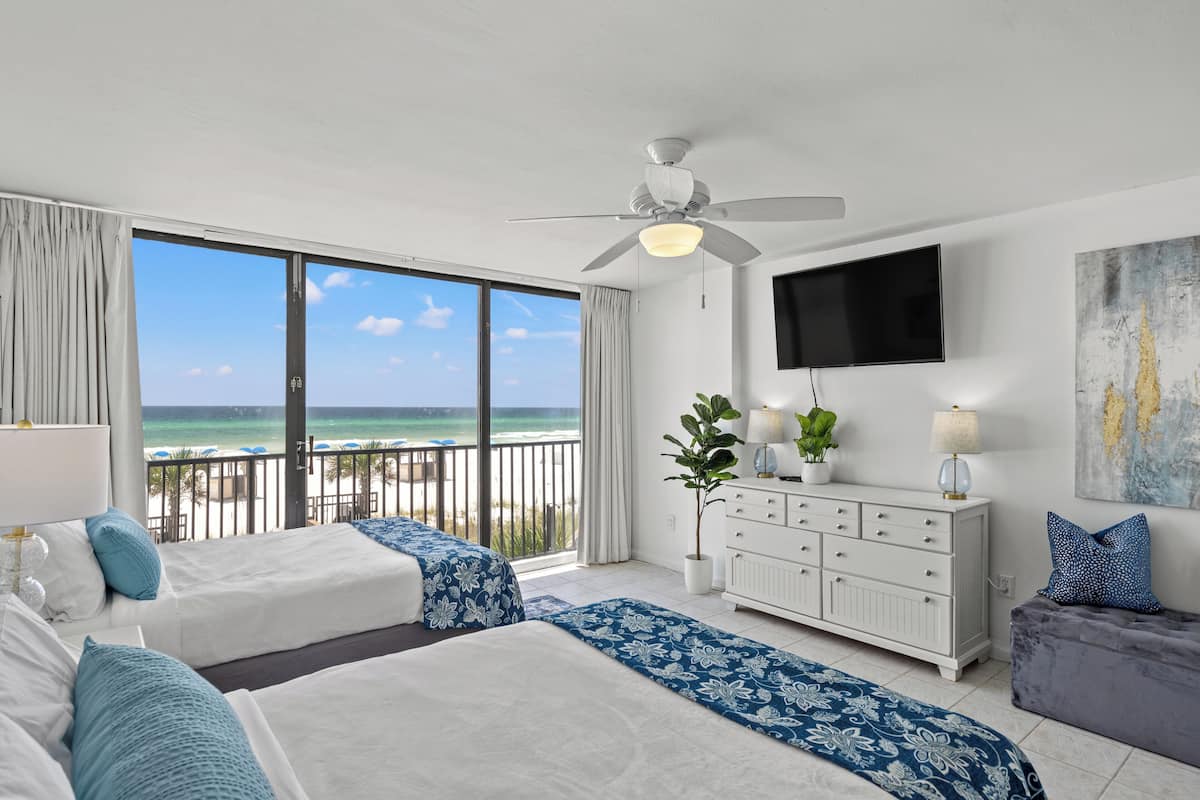 Condo, vista a la playa | 1 habitación, camas extra, wifi gratis y ropa de cama