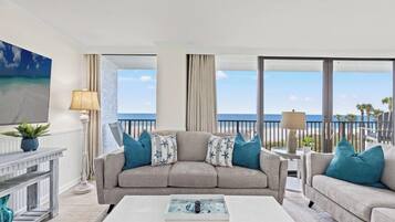 "Beach Blessings" - 2 Bedroom 2 Bath Beachfront Condo | Living area