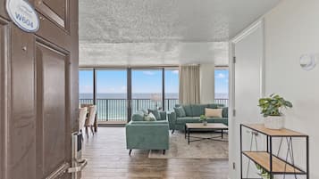 公寓式客房, 海滩景观 | 折叠床/加床(额外收费)、免费 WiFi、床单