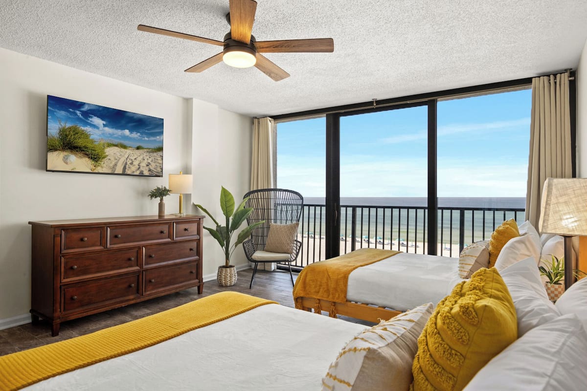 Condo, vista a la playa | 1 habitación, camas extra, wifi gratis y ropa de cama
