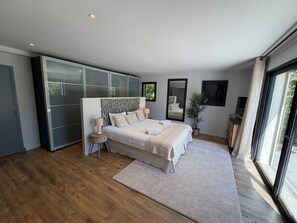 4 bedrooms, iron/ironing board, travel crib, WiFi