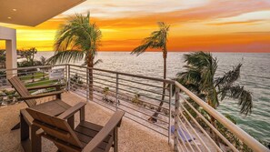 Property grounds - Sunset Gazers Paradise - Resort Pool - Mini Golf (Siesta Key)