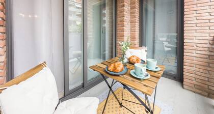 Just renovated apartment on Costa Brava beach 5 min + parking + swimming pool