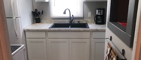 Fridge, microwave, oven, coffee/tea maker