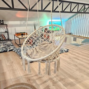 2 bedrooms, WiFi, bed sheets - Cozy house 10min from Nancy with hanging net for up to 6 people. (Pompey)