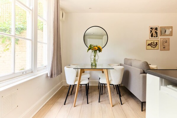 Apartment | 2 bedrooms - The Streatham Crib - Bright 2bdr Flat (London)