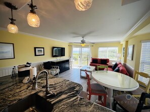 TV - 1BR w/ Partial Ocean View, Pool & Beach (Tavernier)