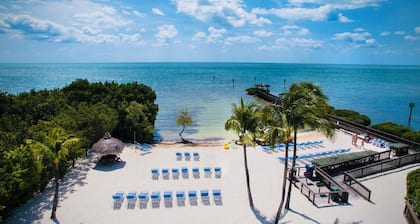 1BR w/ Partial Ocean View, Pool & Beach