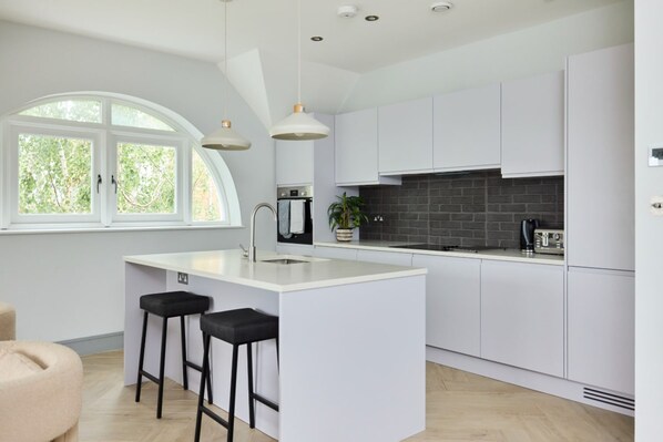 2 bedrooms - The Putney Sanctum - Beckoning 2bdr Flat With Balcony (London)