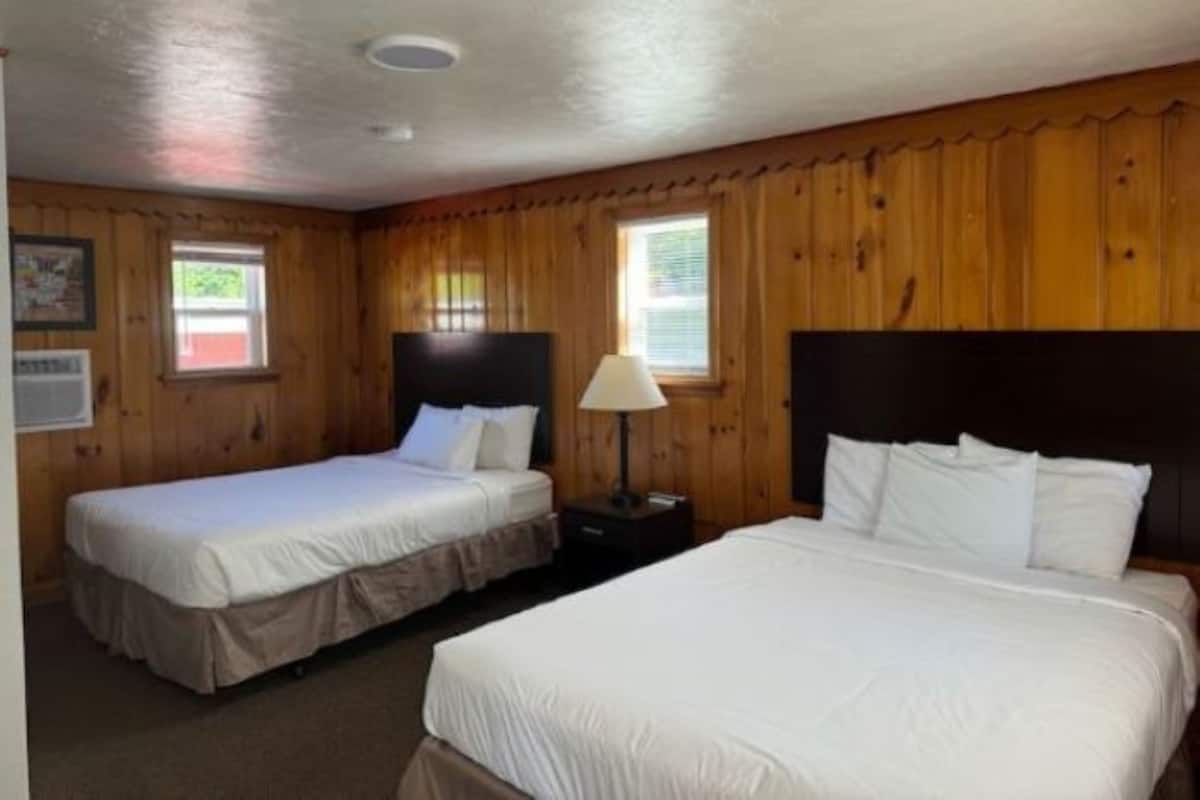 Double Room | Free WiFi, bed sheets
