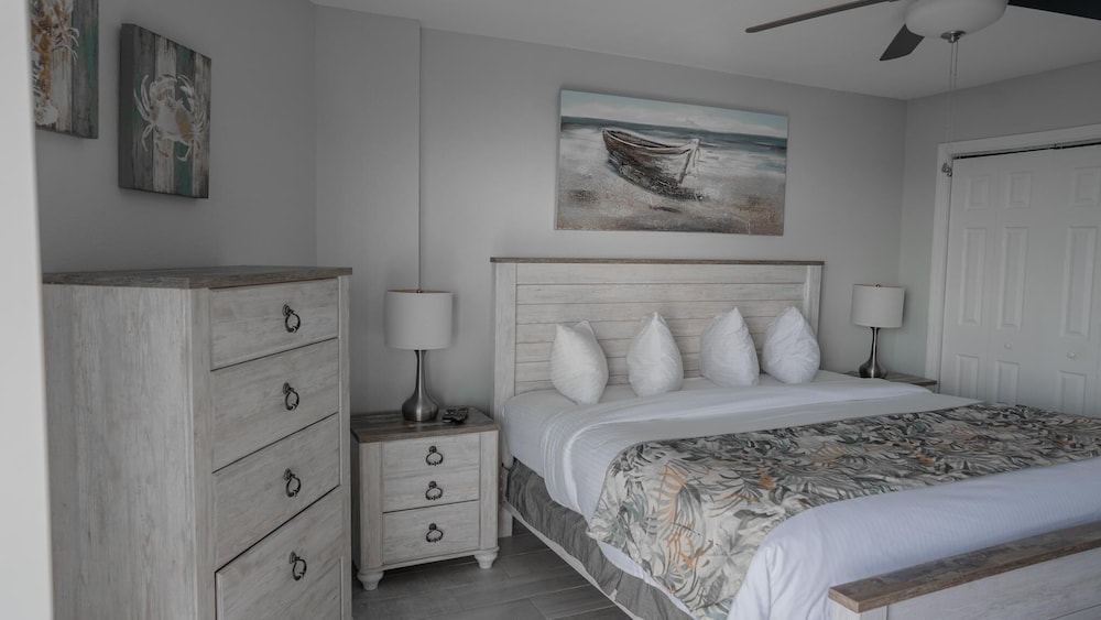 2BR Condo w/ Ocean Views, Tropical Landscaping, Pool Tavernier Vrbo