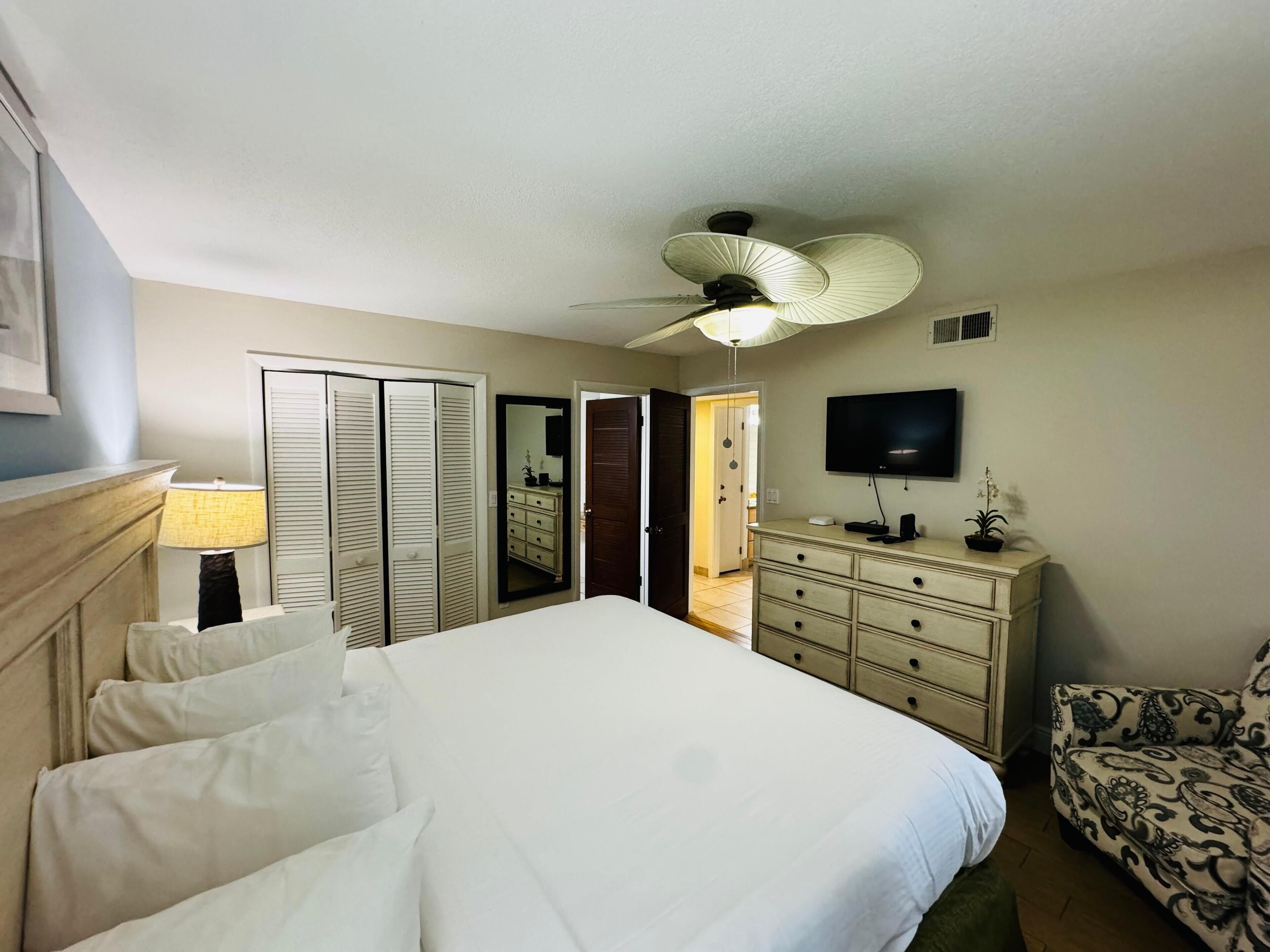 2 bedrooms, internet, bed sheets