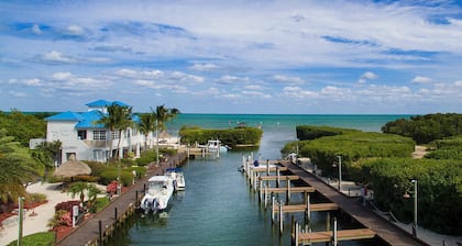 Family 2BR w/ Ocean Views, Pool & Beach Access