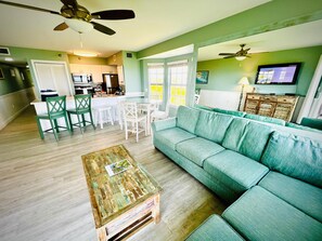 TV - Ocean View 2BR - Pool, Beach & Tropical Landscaping (Tavernier)