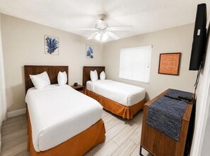 2 bedrooms, Internet, bed sheets - Ocean View 2BR - Pool, Beach & Tropical Landscaping (Tavernier)