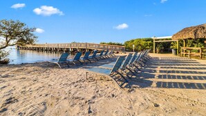 Beach - Key Largo 2BR Condo - Ocean View, Pool, and Beach (Tavernier)