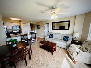 TV - Couples' Getaway 2BR w/ Ocean View, Pool & Beach (Tavernier)