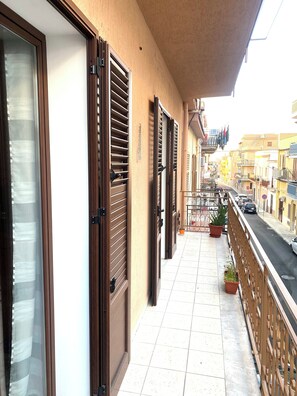 Property grounds - 3-bedroom apartment in enjoyable Terrasini with WiFi (Terrasini)