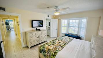 2 bedrooms, internet, bed sheets