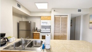 Unclassified image, 4 of 14, button - Family 2BR w/ Ocean View, Pool & Tropical Setting (Tavernier)