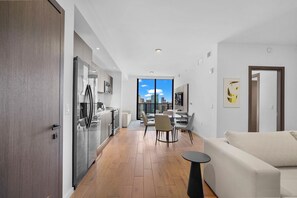 Living area - Bayside Apt with Stunning City Views (Miami)