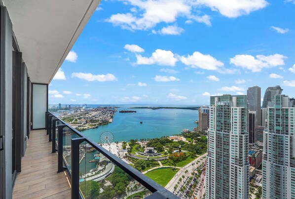 City view - Bayside Apt with Stunning City Views (Miami)
