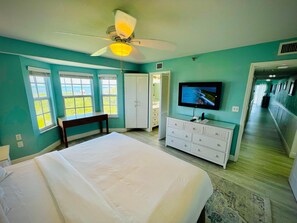 2 bedrooms, Internet, bed sheets - Friends' Getaway 2BR w/ Ocean View, Pool & Beach (Tavernier)