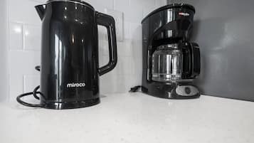 Kaffee und/oder Kaffeemaschine