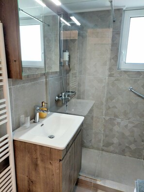 Hair dryer, towels